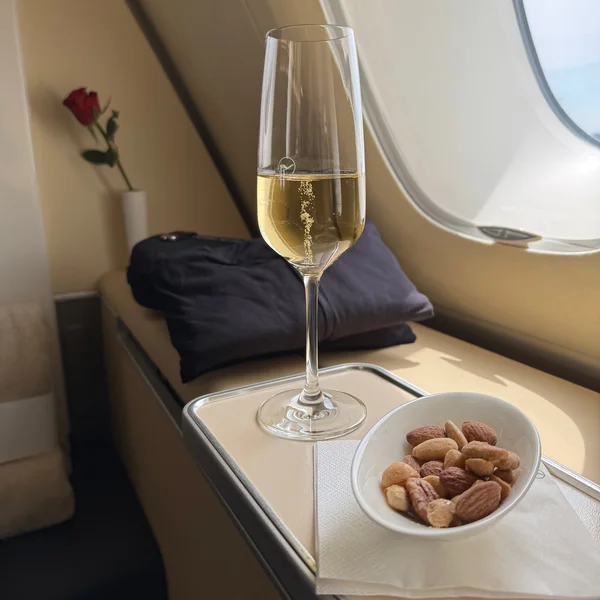 Champagner in der Lufthansa First Class