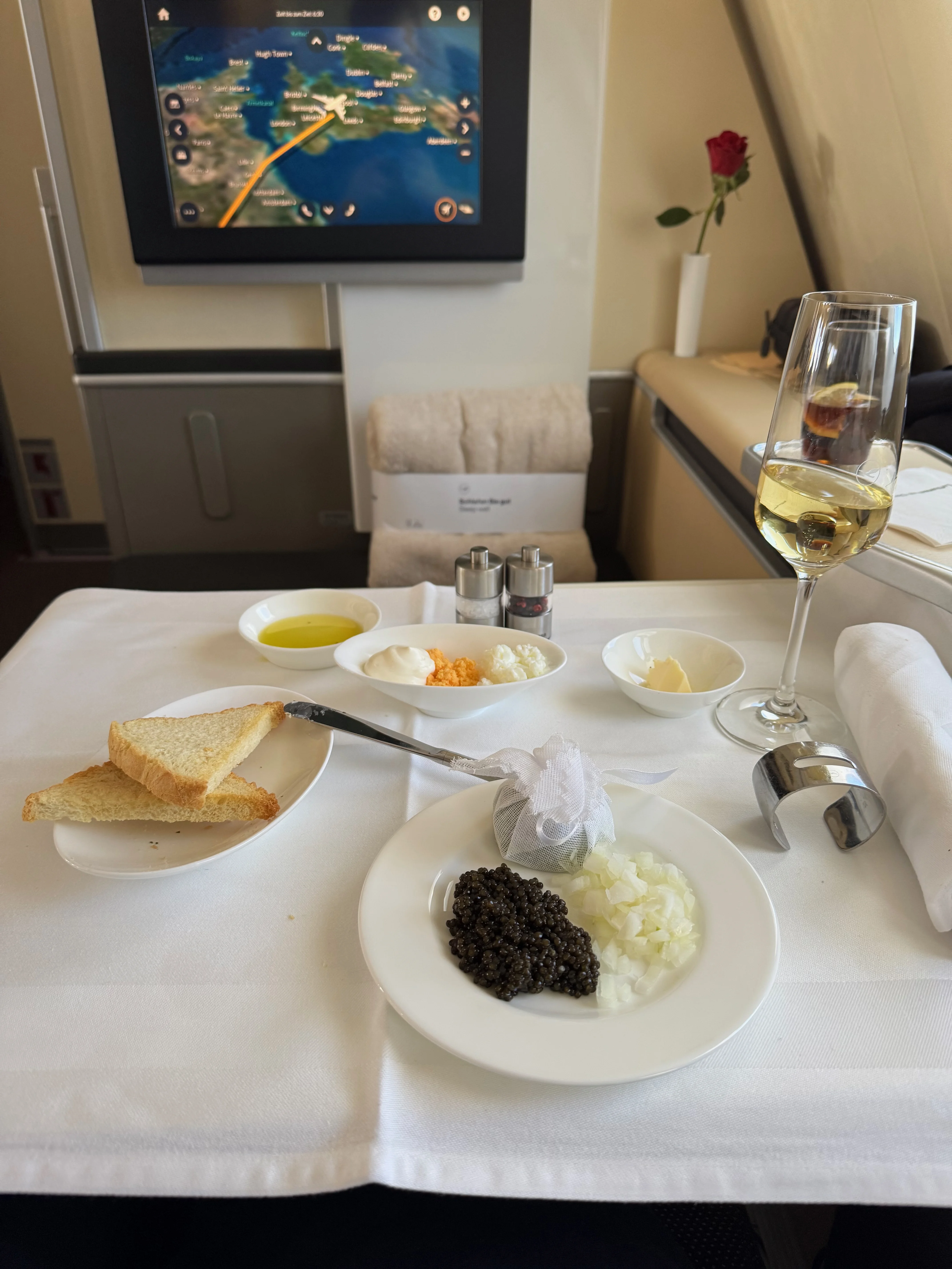 First Class Kaviar Service - Lufthansa
