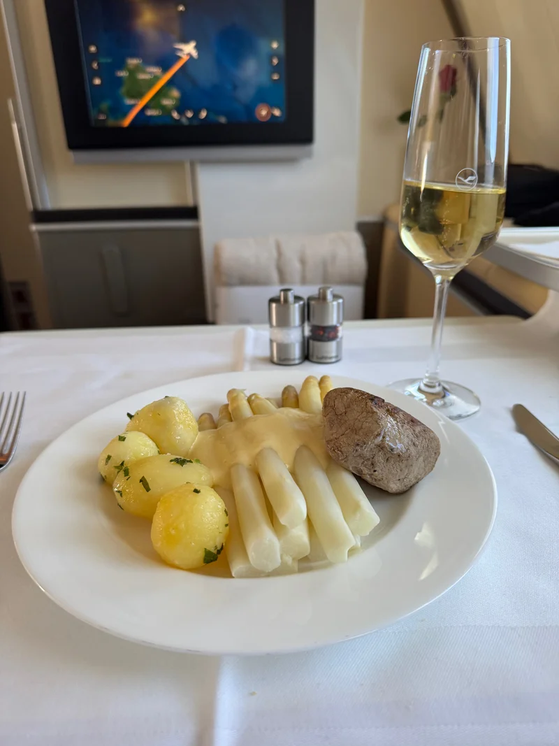 Hauptgericht in der First Class